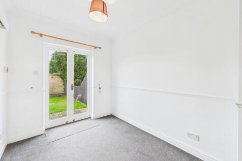 CAM02545G0-PR0512-STILL004