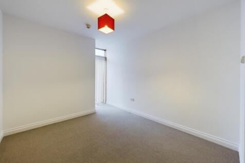 CAM02545G0-PR0064-STILL005