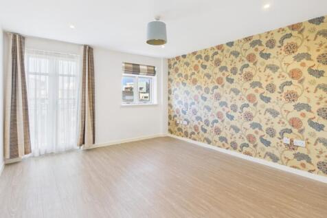 CAM02545G0-PR0525-STILL015