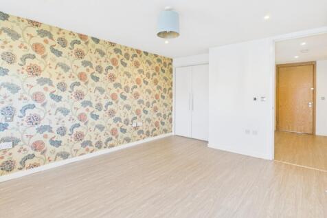 CAM02545G0-PR0525-STILL016