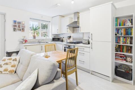 CAM02519G0-PR0361-STILL004