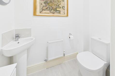 CAM02519G0-PR0361-STILL005