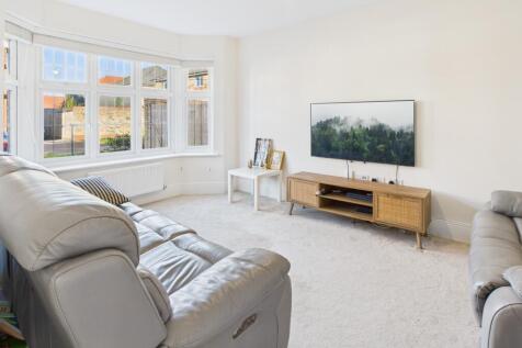 CAM02519G0-PR0360-STILL020