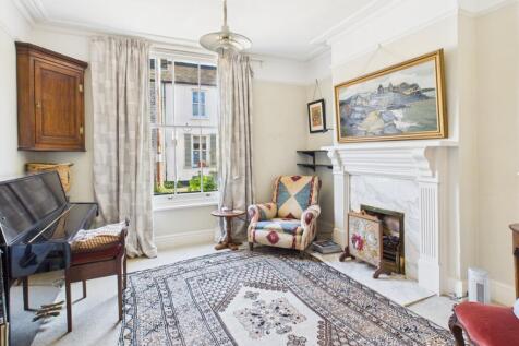 CAM02545G0-PR0527-STILL005