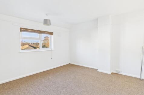 CAM02519G0-PR0366-STILL013