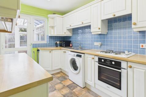 CAM02519G0-PR0367-STILL009