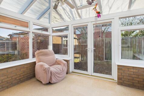 CAM02519G0-PR0367-STILL012