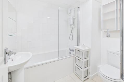 CAM02519G0-PR0372-STILL006