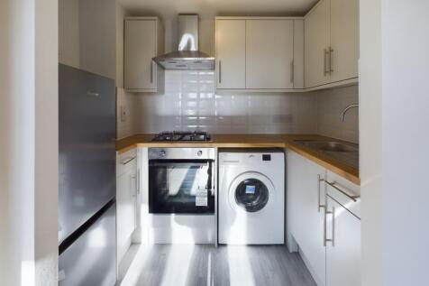 CAM02519G0-PR0061-STILL003