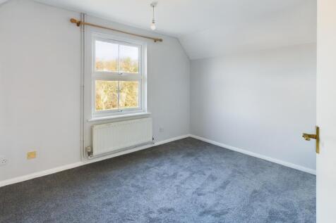 CAM02519G0-PR0061-STILL006