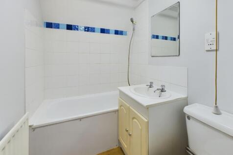 CAM02519G0-PR0061-STILL005