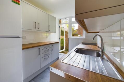 CAM02545G0-PR0239-STILL013