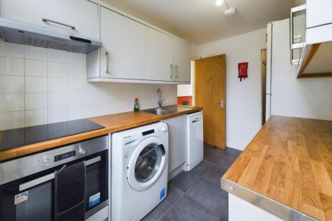 CAM02545G0-PR0239-STILL016