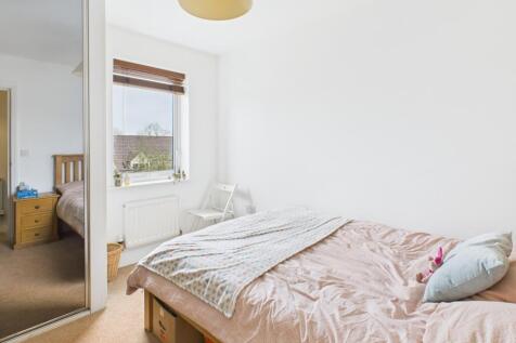 CAM02545G0-PR0353-STILL014