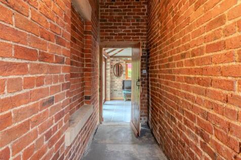 32_Undercliffe_(11_of_27)[1].jpg