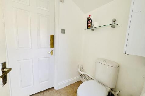 GROUND FLOOR CLOAKROOM/WC