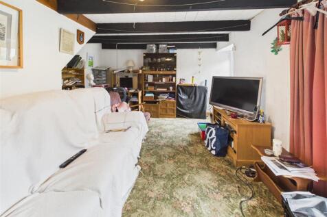 CAM05092G0-PR0039-STILL016.jpg