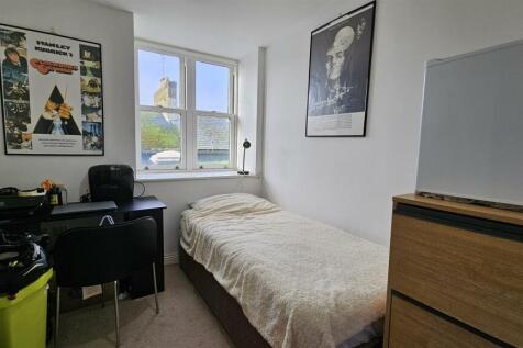 Bedroom2..jpg