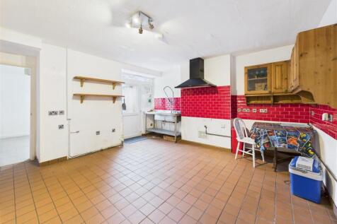 CAM05426G0-PR0013-STILL005.jpg