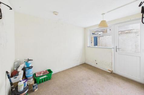 CAM05426G0-PR0013-STILL008.jpg