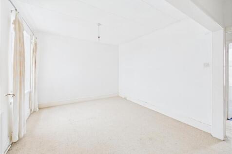 CAM05426G0-PR0013-STILL010.jpg