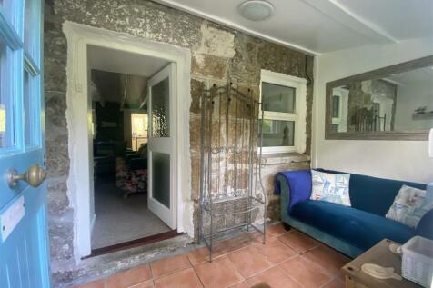ENTRANCE PORCH