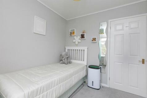 5 Albertus Drive-07.JPG