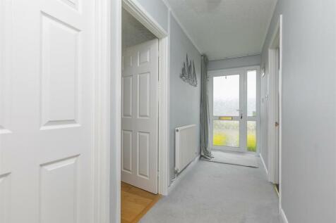 5 Albertus Drive-08.JPG