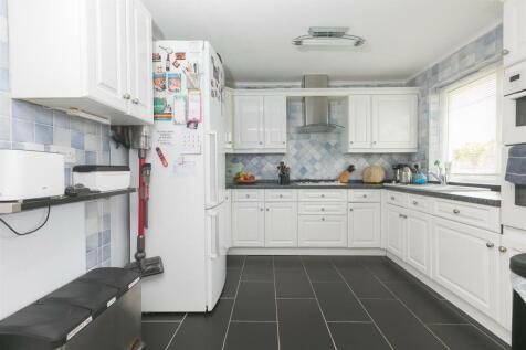 5 Albertus Drive-14.JPG