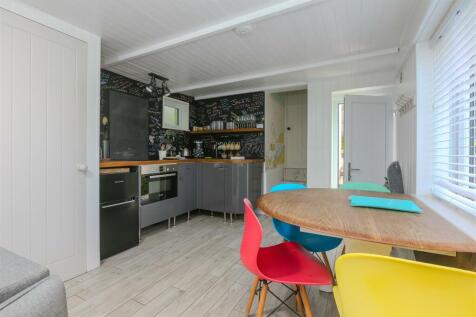 Choneside - Chalet-03.JPG