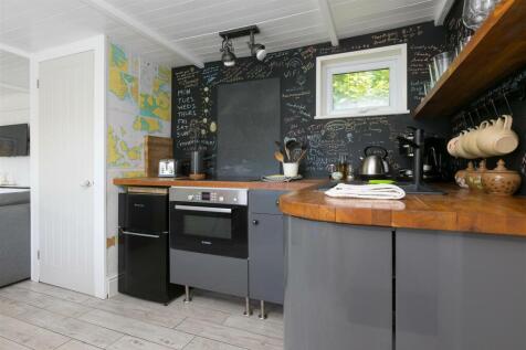 Choneside - Chalet-04.JPG