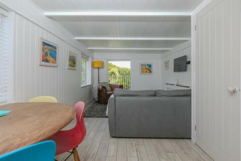 Choneside - Chalet-01.JPG