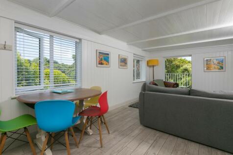 Choneside - Chalet-02.JPG