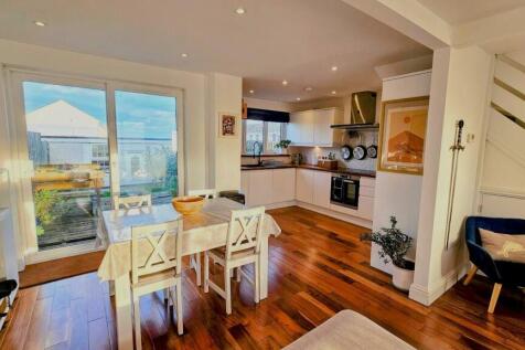 dining room..jpg
