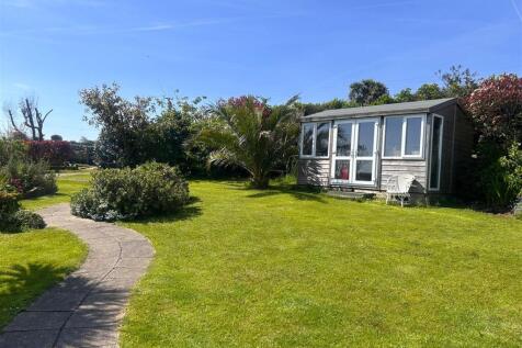 SUMMER HOUSE