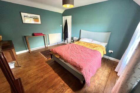 Bedroom One.jpg