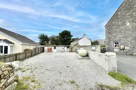 Driveway and Outbuildings.jpg