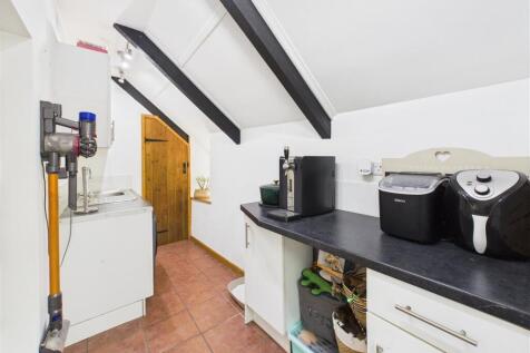 Utility Room.jpg