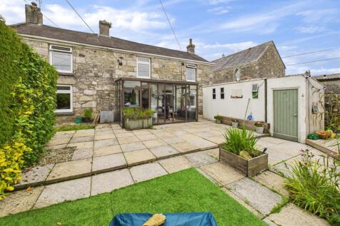 Front Garden and Outbuildings.jpg