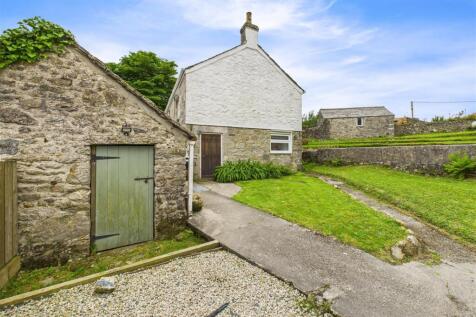 Side Garden and Outbuildings.jpg