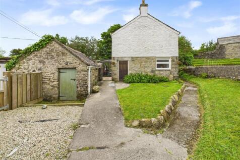 Side Garden and Outbuildings.jpg
