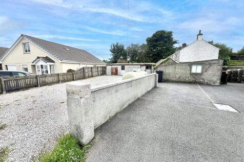 Driveway and Outbuildings.jpg