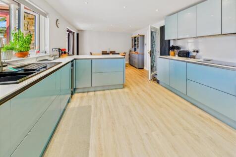 Kitchen..jpg