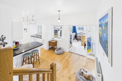 KITCHEN / BREAKFAST ROOM