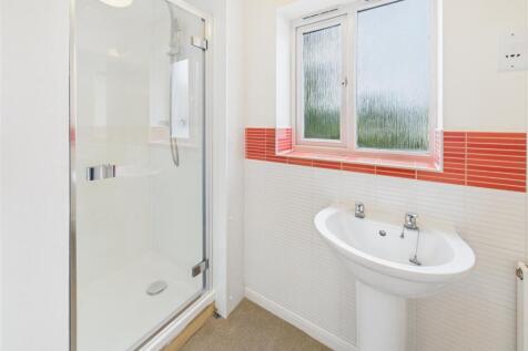 Ensuite to Bedroom One