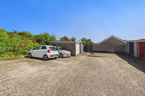 Parking Space/Rear Gate/Garage