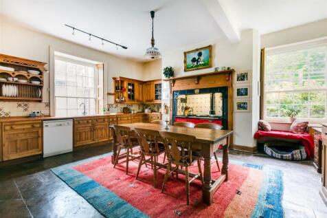 Comprigney House33.jpg