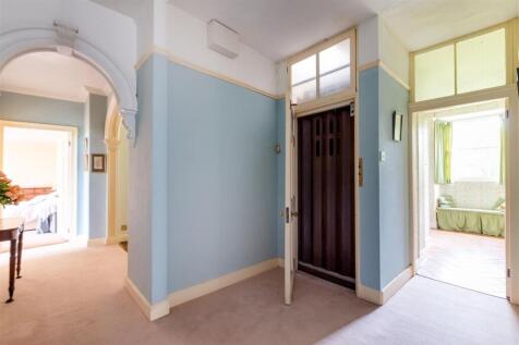 Comprigney House37.jpg