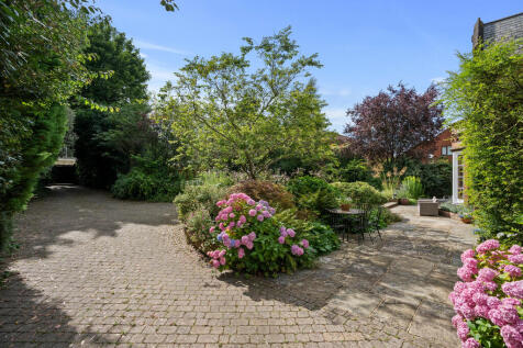 ArlingtonHouse-04...
