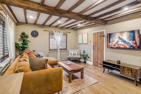 Living room 4